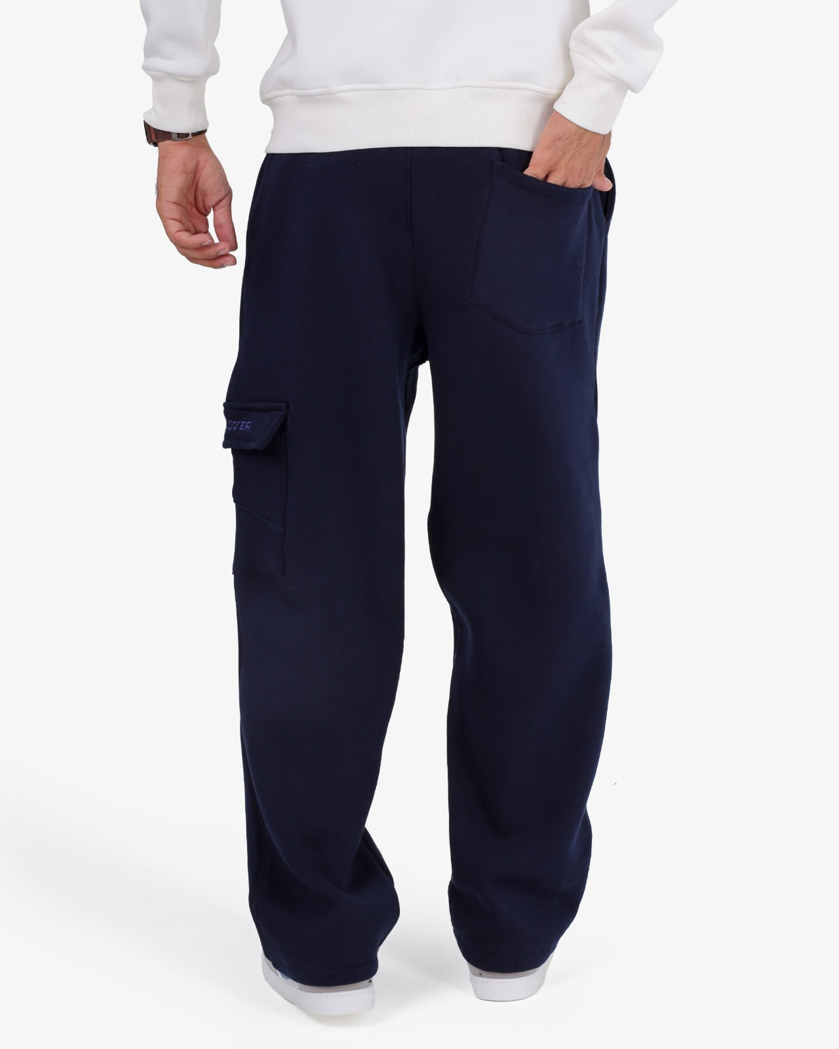 Solid-colored sponge-fabric cargo joggers with a single pocket
