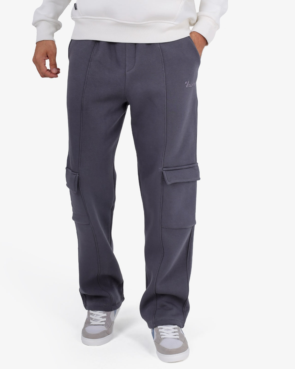 Clover-embroidered sponge cargo joggers