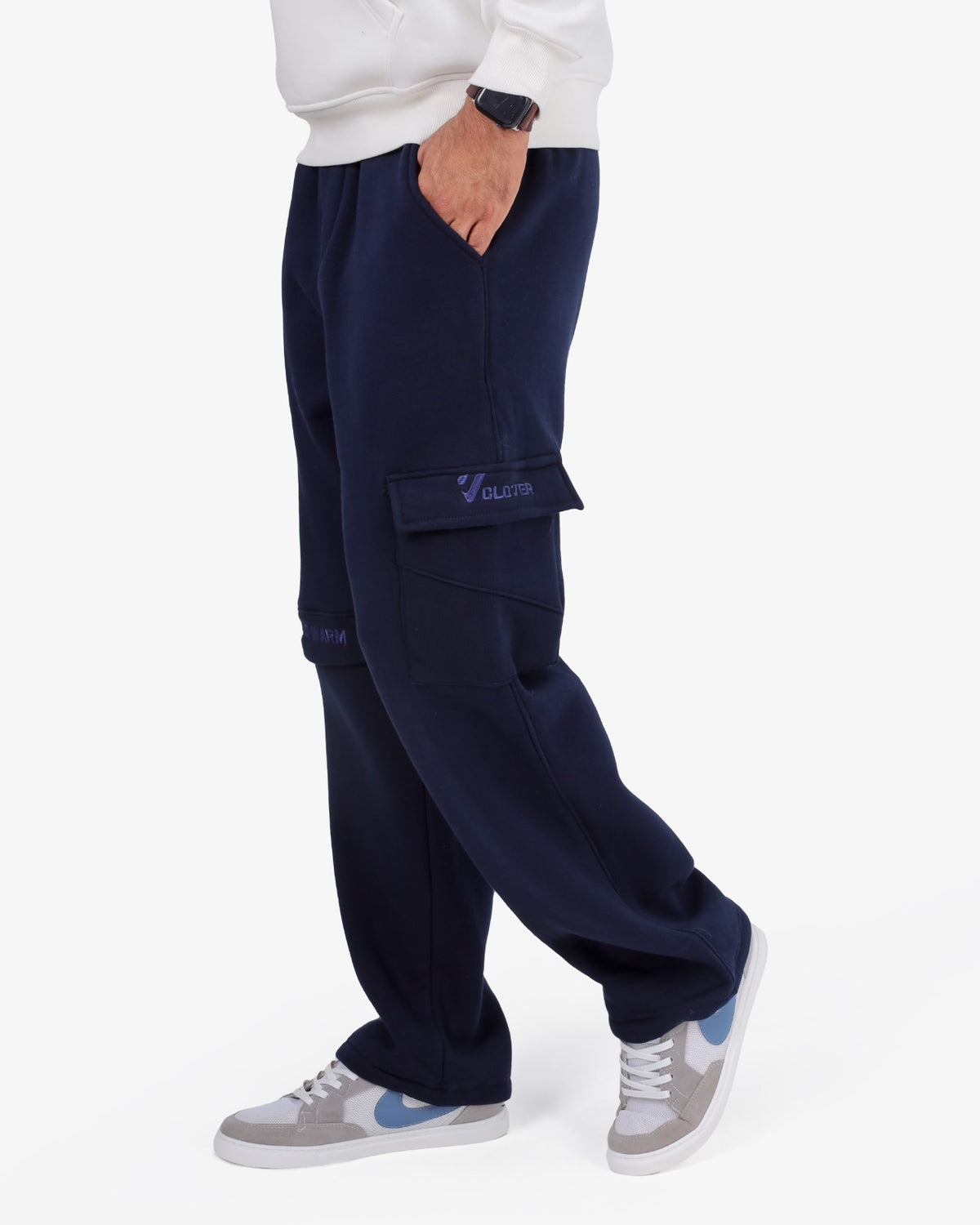 Solid-colored sponge-fabric cargo joggers with a single pocket