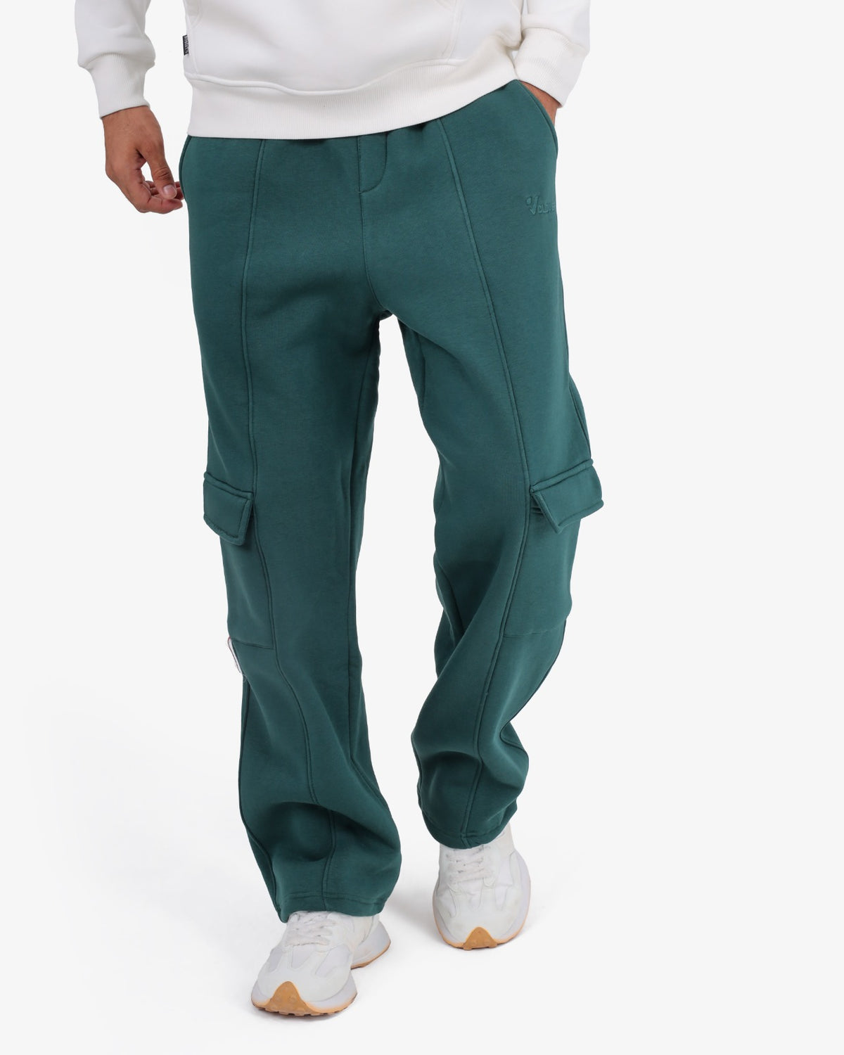 Clover-embroidered sponge cargo joggers