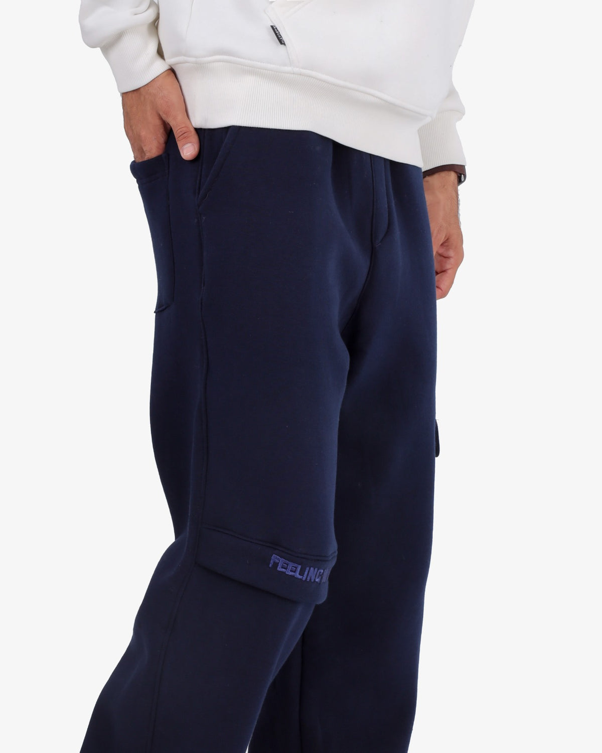Solid-colored sponge-fabric cargo joggers with a single pocket