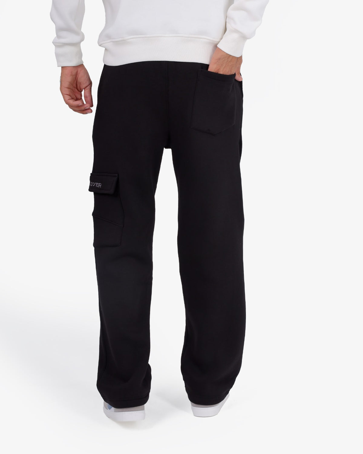 Solid-colored sponge-fabric cargo joggers with a single pocket