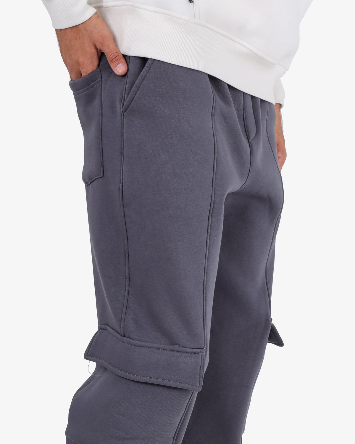 Clover-embroidered sponge cargo joggers