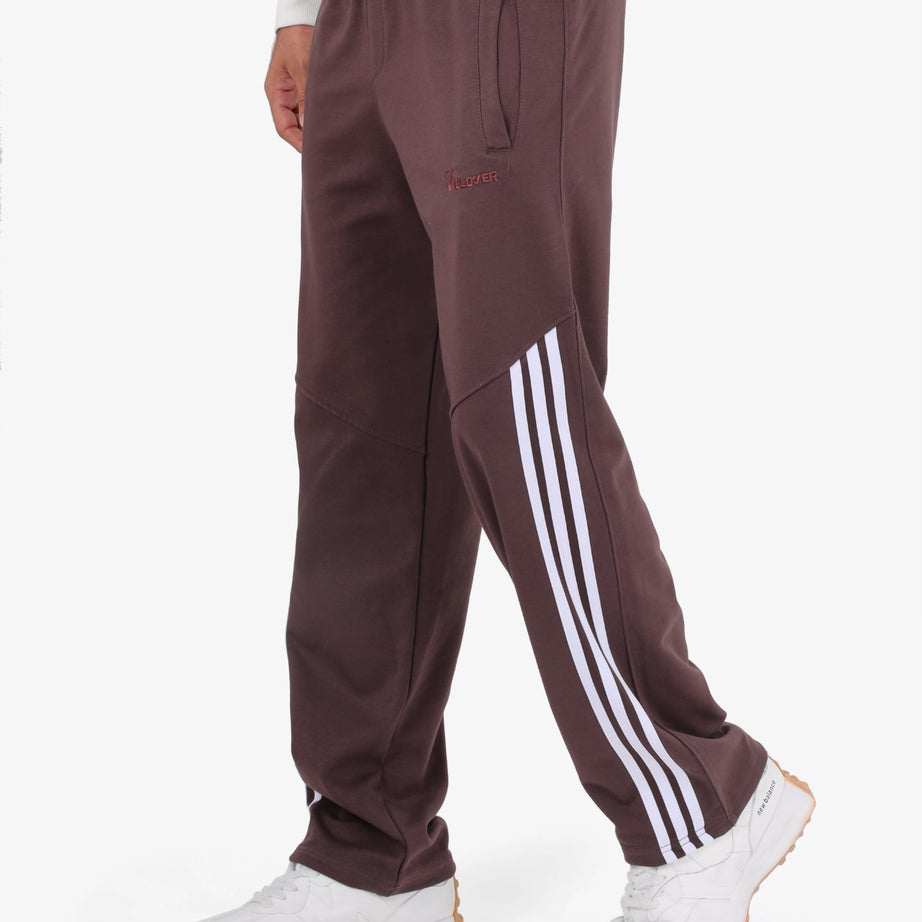 Wide-leg embroidered sweatpants (3-line design)