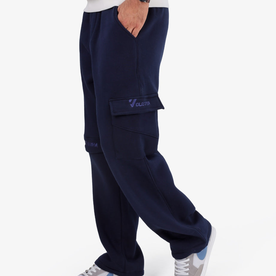 Solid-colored sponge-fabric cargo joggers with a single pocket