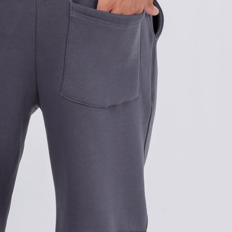 Clover-embroidered sponge cargo joggers