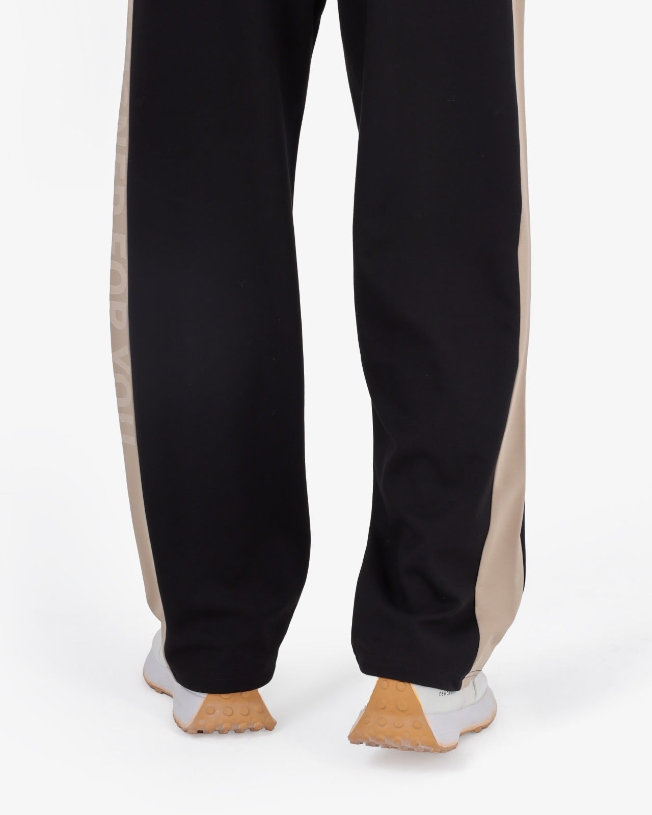 CLOVER Interlock Wide-Leg Joggers (DESIGNED FOR YOU) BLACK